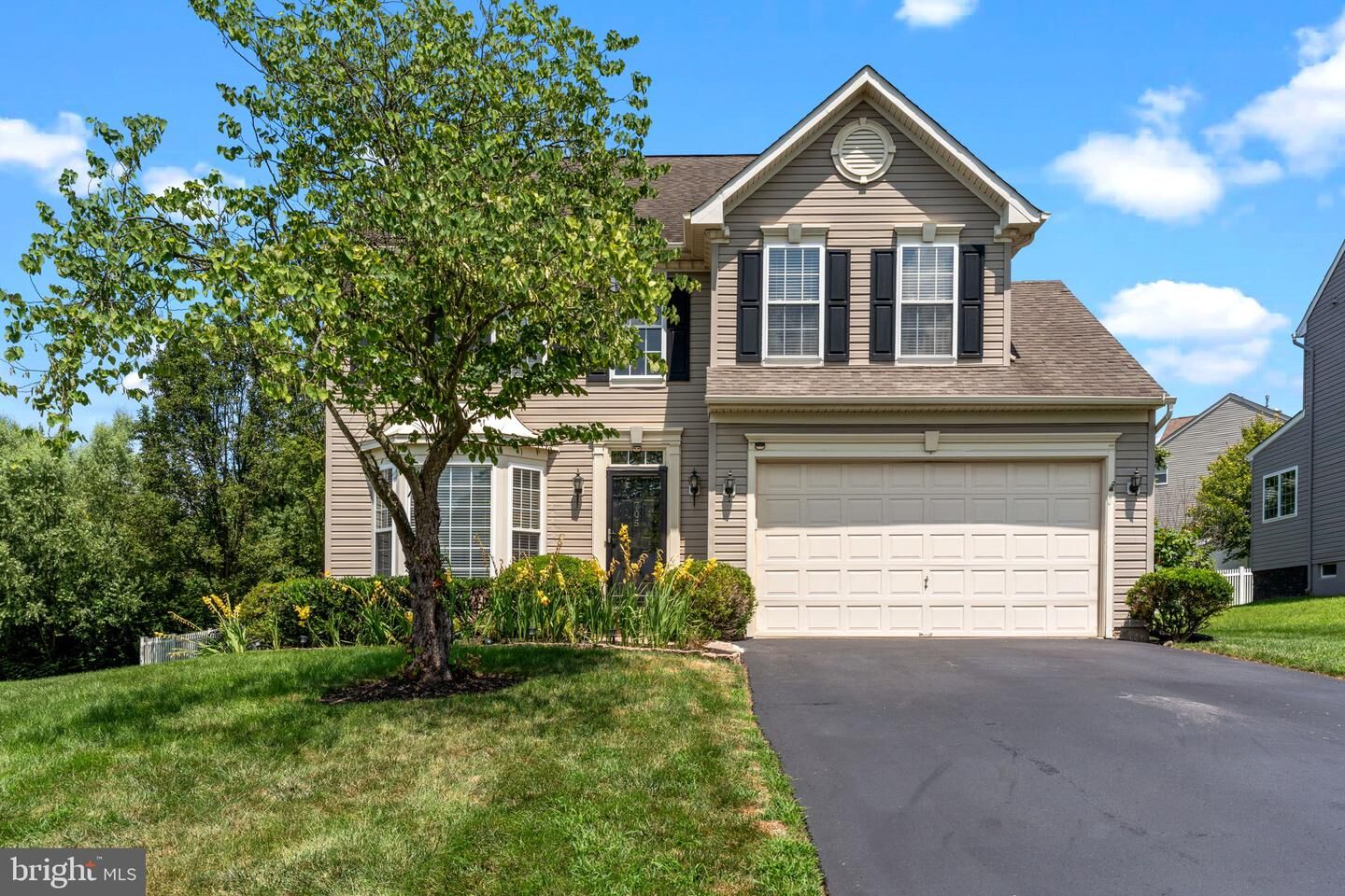 Property Photo: 705 Brighton Way PA 18938