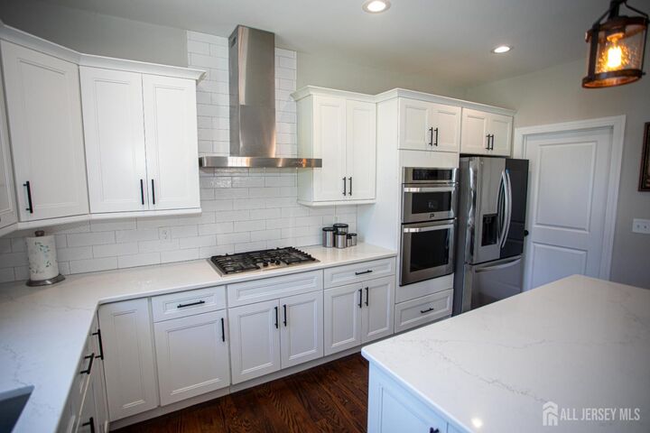 Property Photo: 5 Devoes Lane NJ 08816