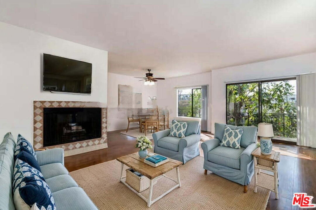 11928 Kiowa Ave  Los Angeles CA 90049 photo