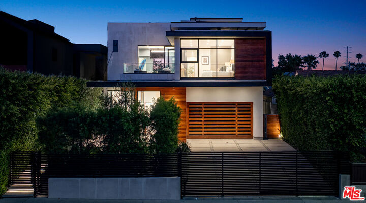 Property Photo:  818 N Curson Ave  CA 90046 