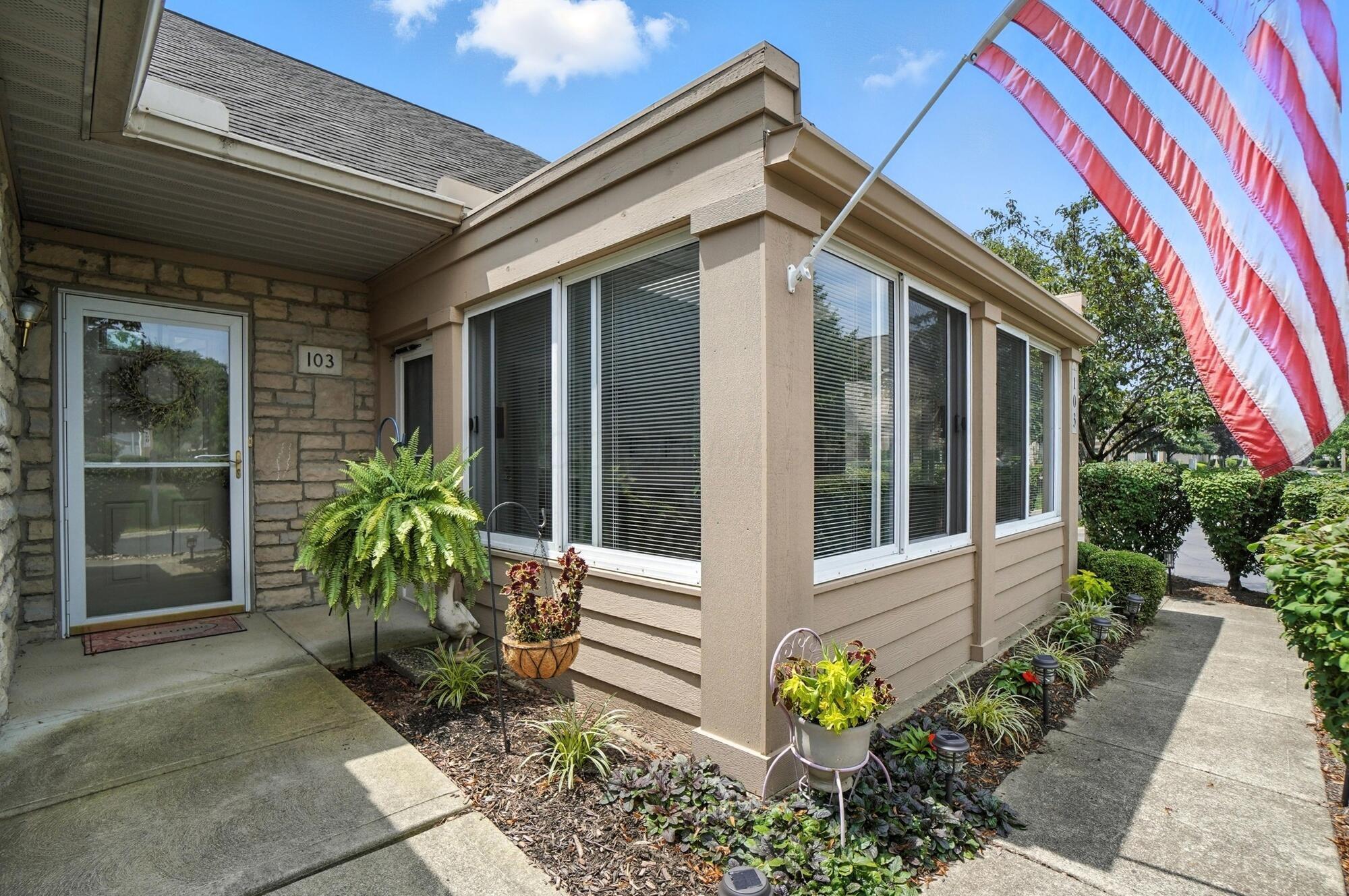 Property Photo:  103 Abbeycross Lane  OH 43082 