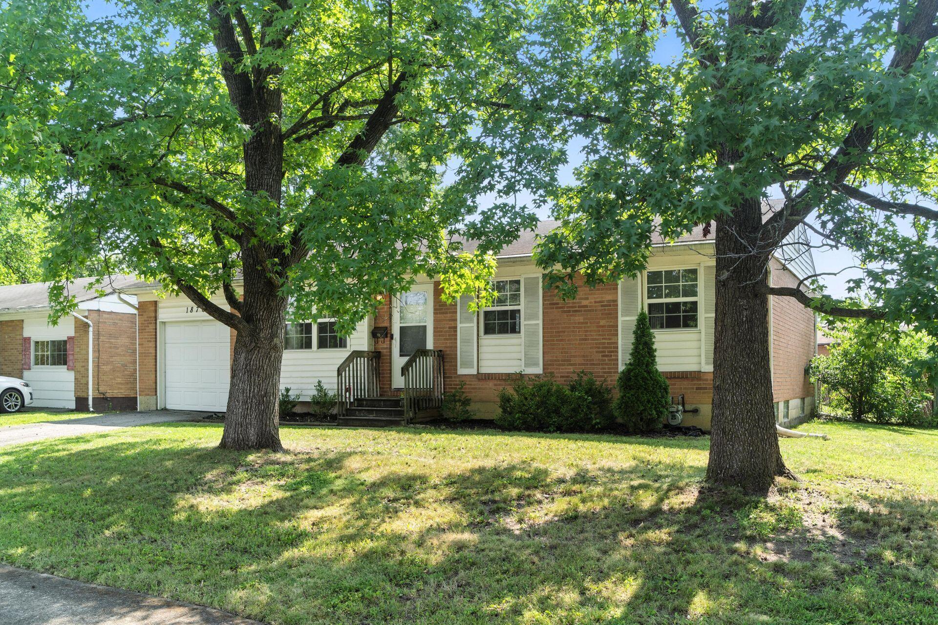 Property Photo: 1876 Lonsdale Road OH 43232