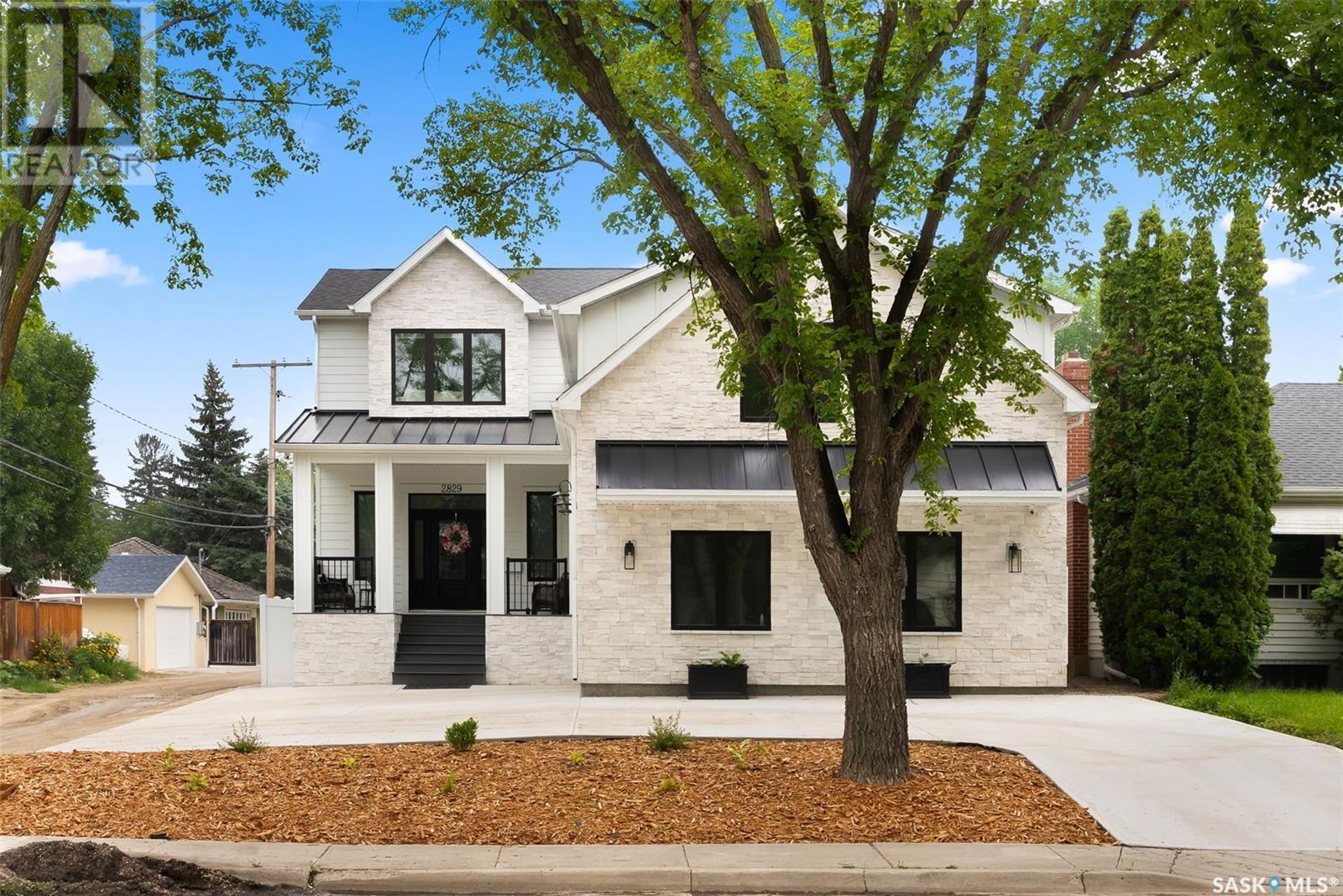 Property Photo: 2829 Garnet Street SK S4S 1X1