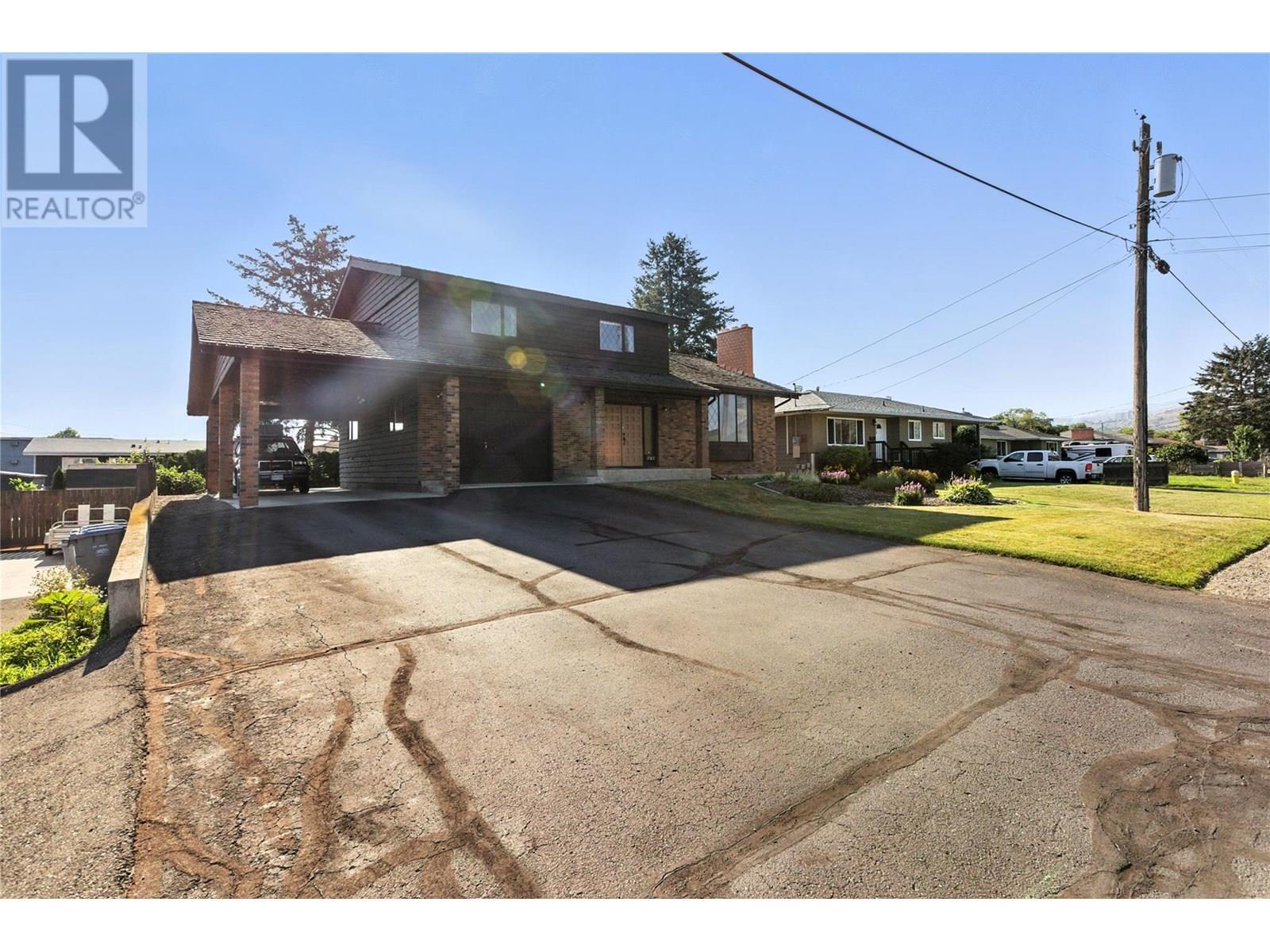 Property Photo:  781 Kelly Drive  BC V2B 4G5 