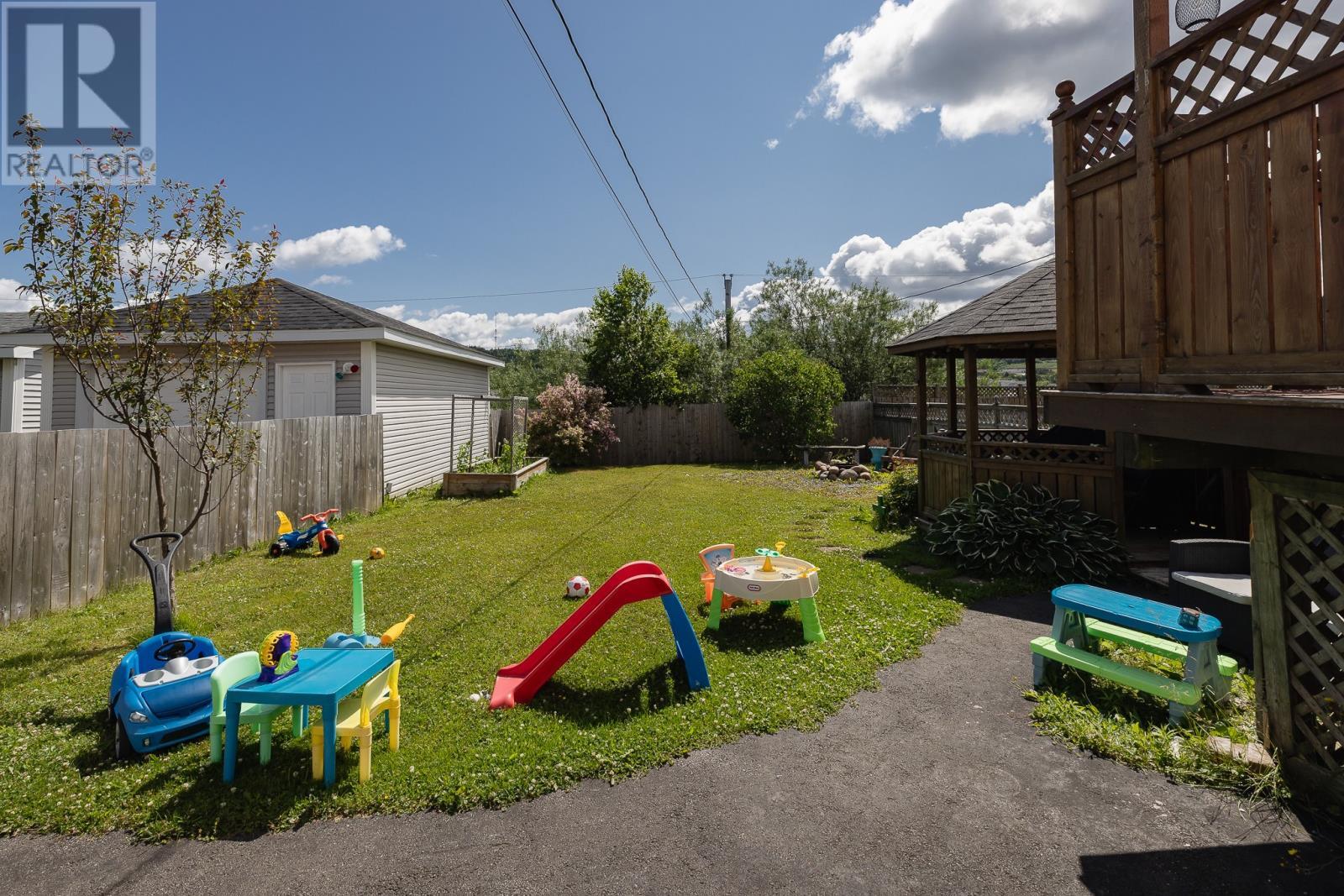Property Photo: 91 Sunnyslope Drive NL A2H 7K9