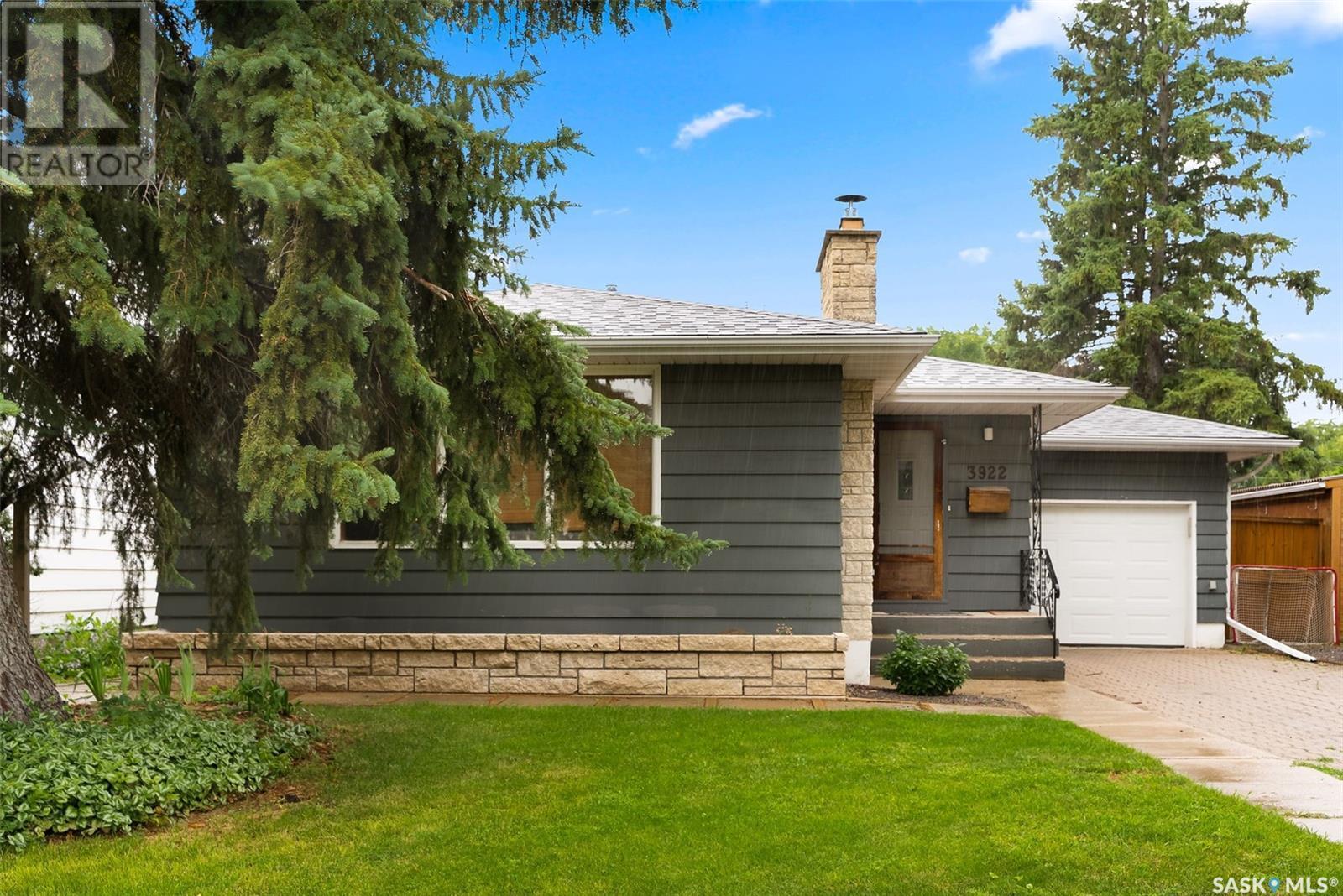 Property Photo: 3922 Athol Street SK S4S 3J3