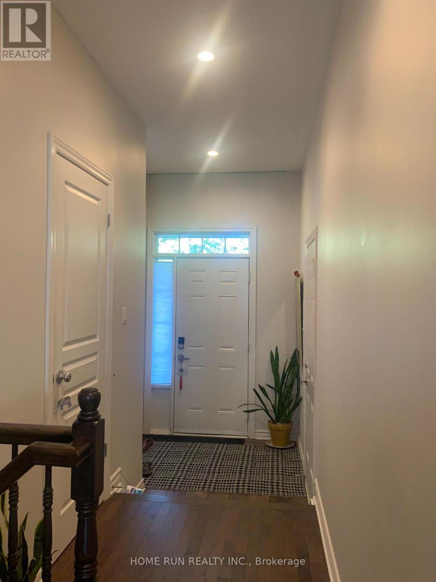 Photo de la propriété: 61 Madelon Drive ON K2J 5C4