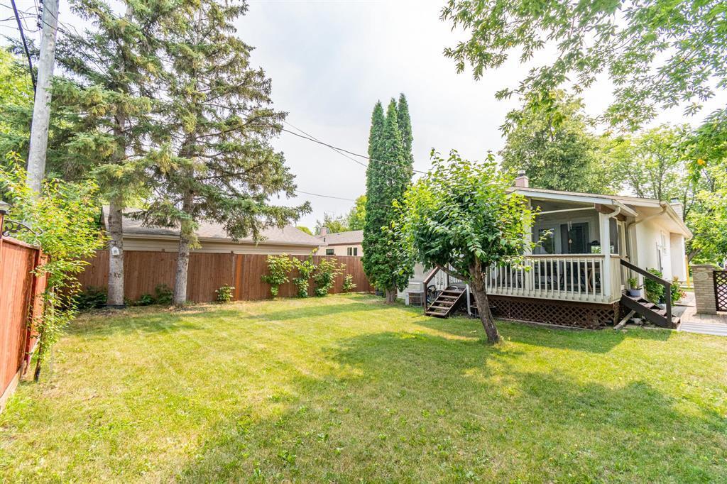 Property Photo:  90 Louise Bay  MB R1A 0C7 