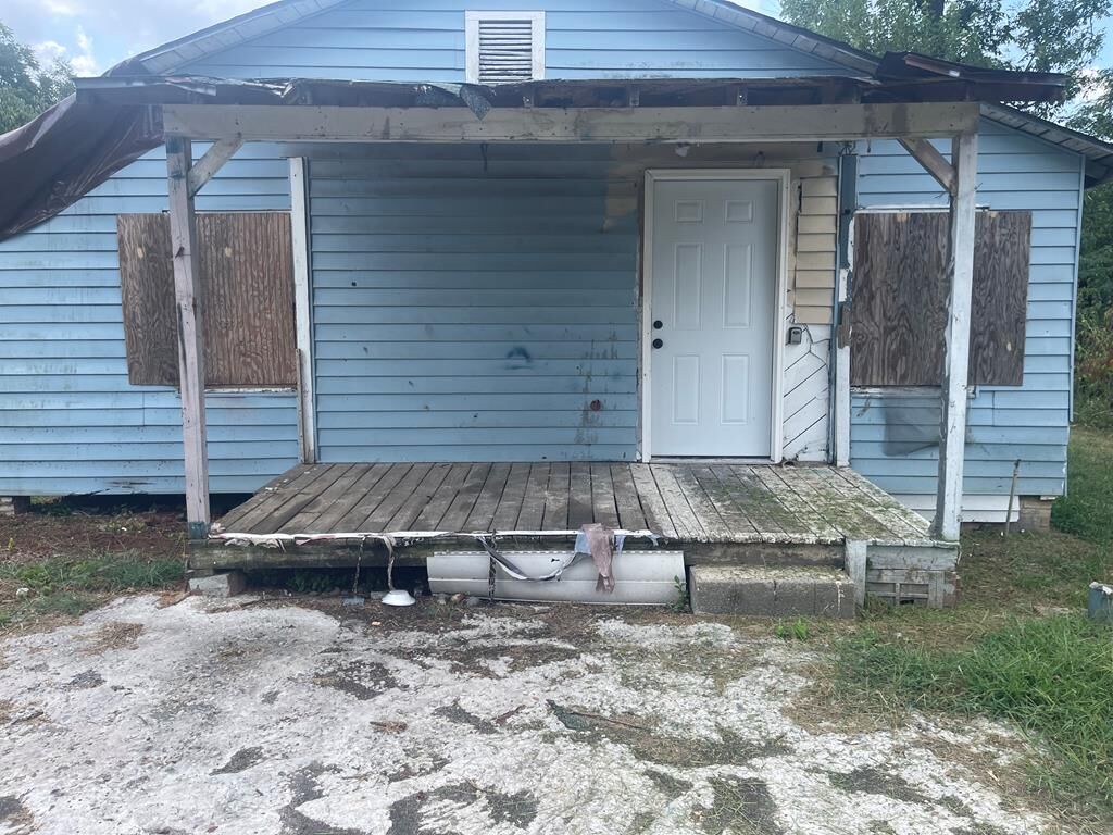 Property Photo:  111 W 4th Ave  GA 31015 