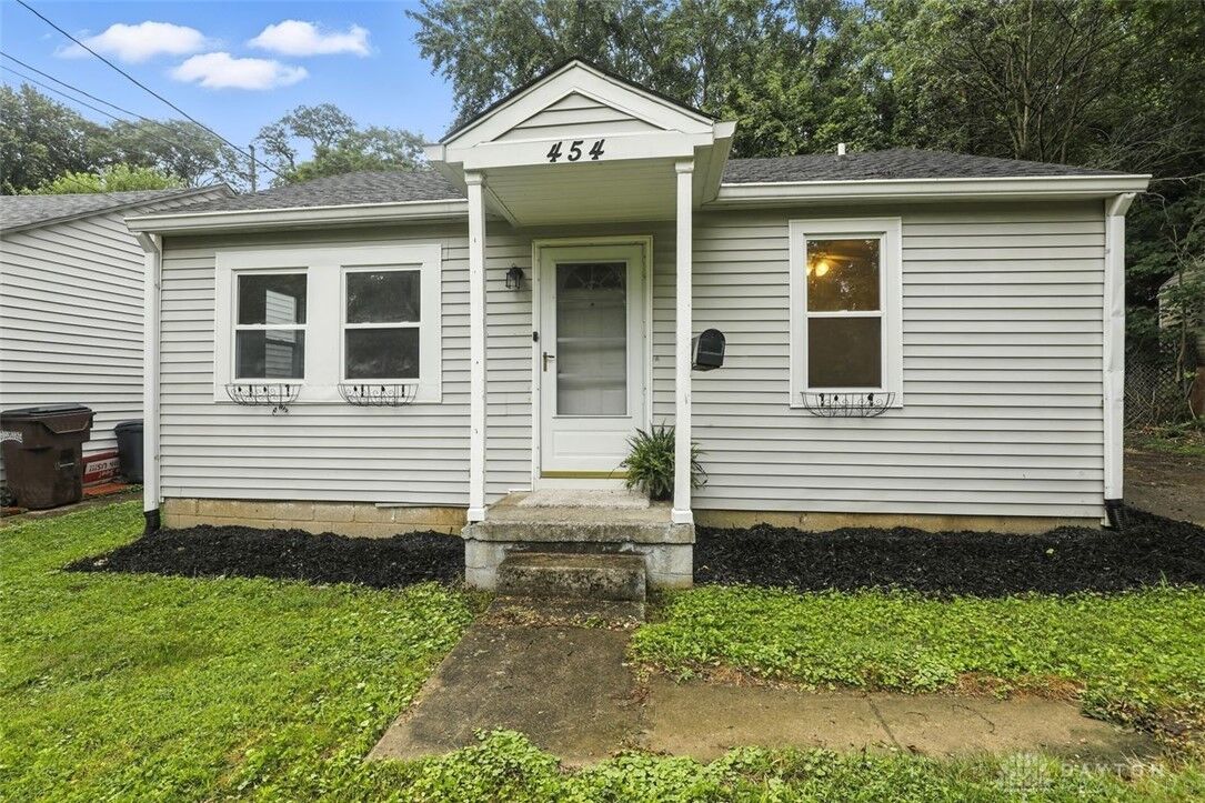 Property Photo: 454 Valley View Drive OH 45065