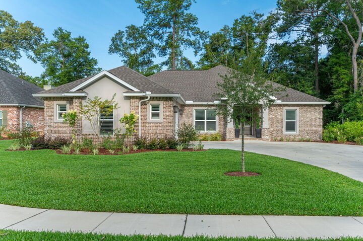 Property Photo: 4858 Aunt Mary'S Loop FL 32539
