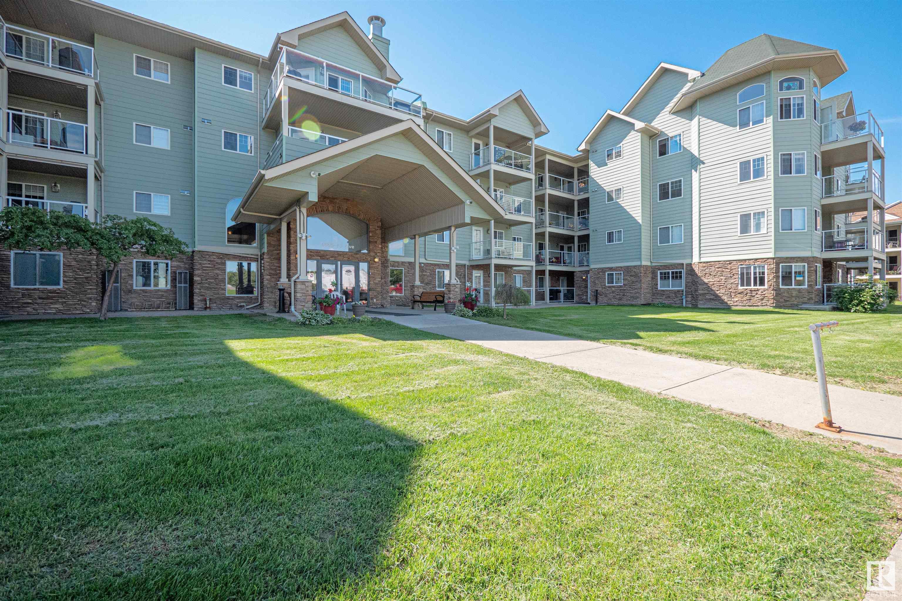 Photo de la propriété: 9995 93 Avenue 212 AB T8L 1N5