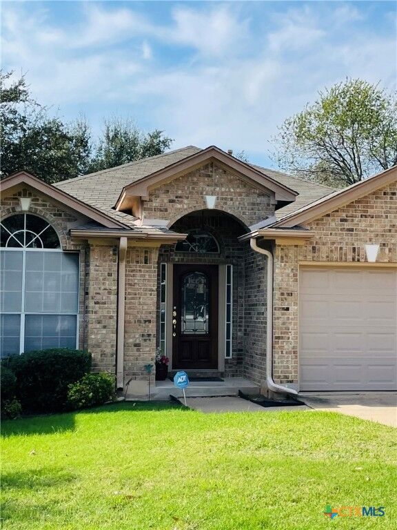 Property Photo: 10902 Sierra Oaks TX 78759