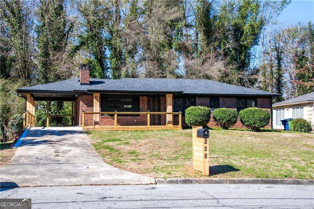 Property Photo: 228 W Simon Terrace NW GA 30318