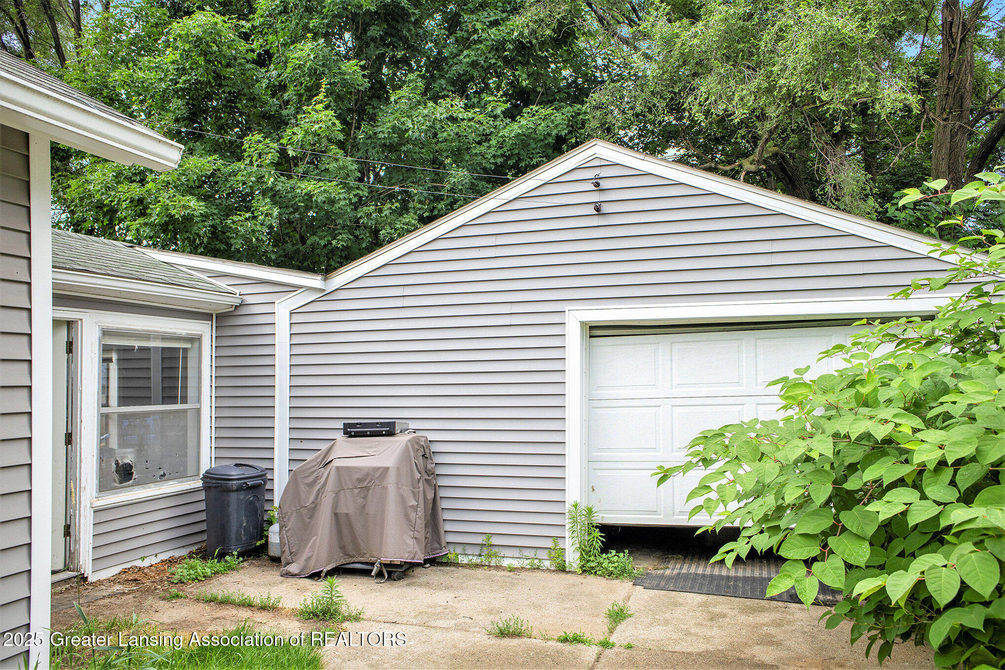 Property Photo: 228 W Pearl Street MI 48866