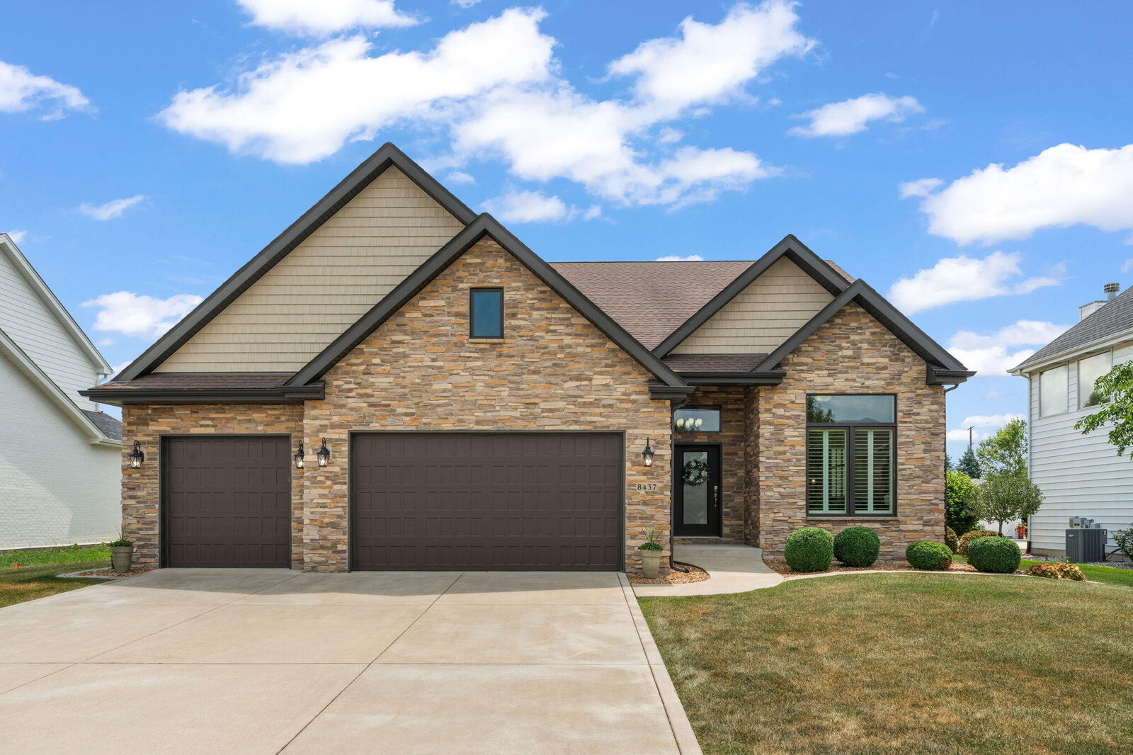Property Photo: 8437 Willow Haven Drive IN 46373