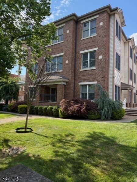 Property Photo:  18 Baldwin St 2A  NJ 07042