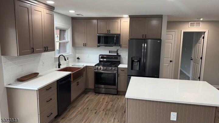Property Photo: 1408 Normandy Ct 1408 NJ 08822