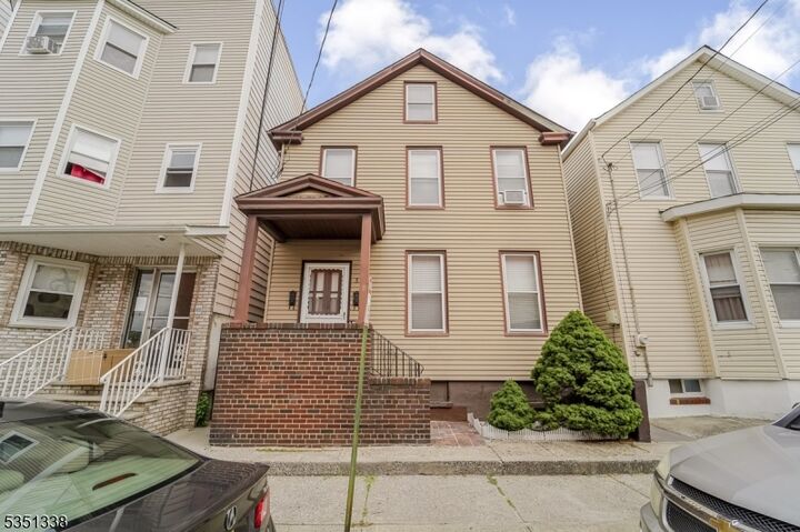 8 Lincoln Ave  Kearny Town NJ 07032 photo