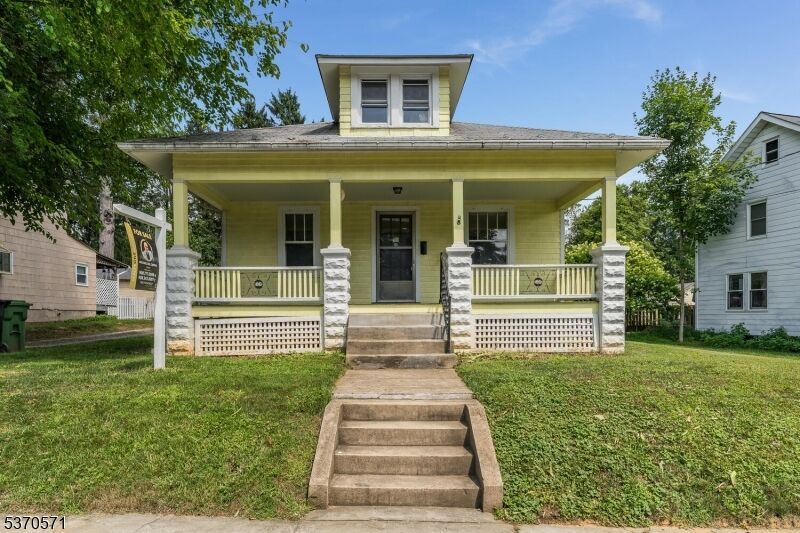 Property Photo: 86 W Warren St NJ 07882