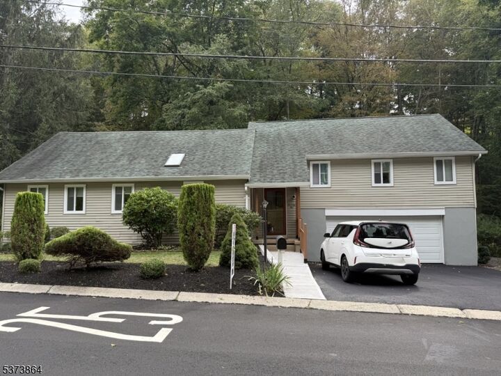Property Photo:  72 E Main St  NJ 08829 