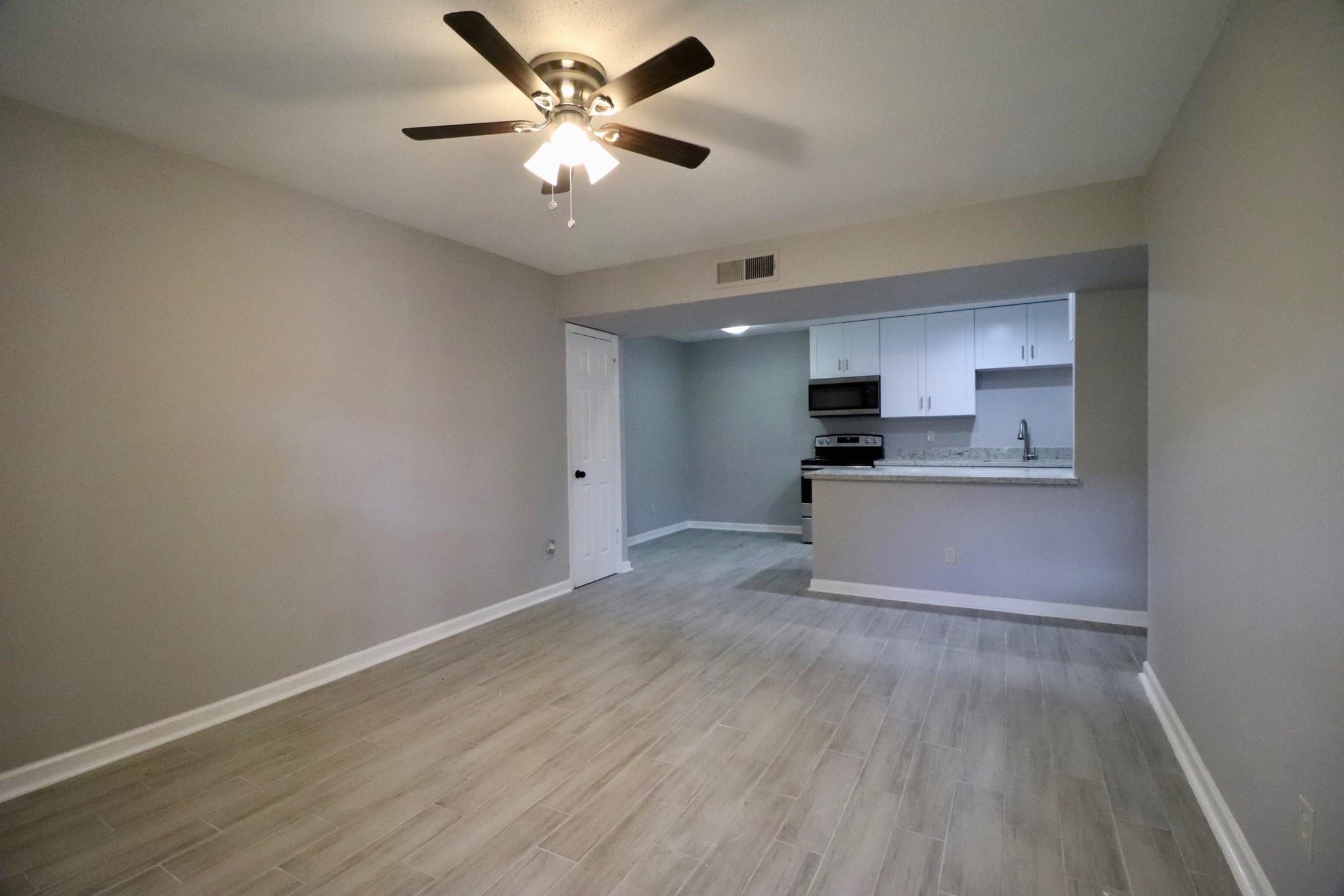 Property Photo: 5929 Queensloch Drive 235 TX 77096