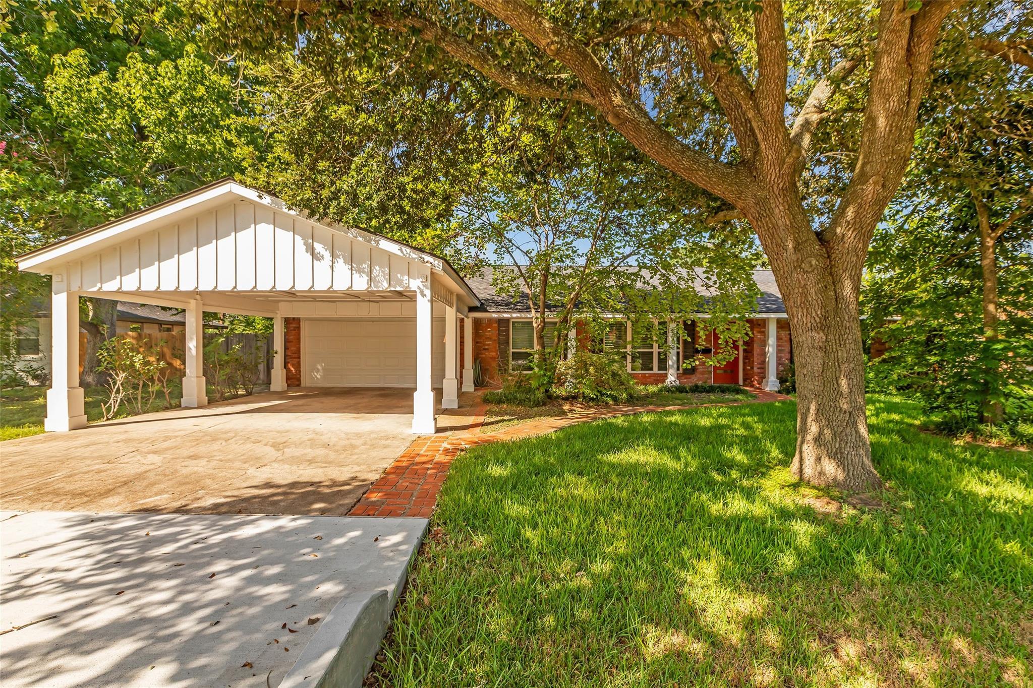 Property Photo: 8902 Theysen Drive TX 77080