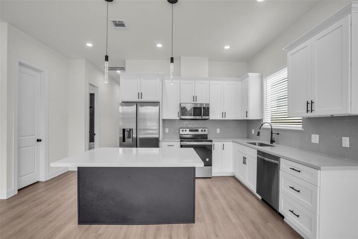 Property Photo:  3829 Goodhope Street B  TX 77021 