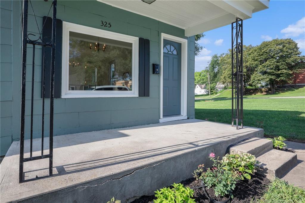 Property Photo:  325 Kiowa Street  KS 66048 