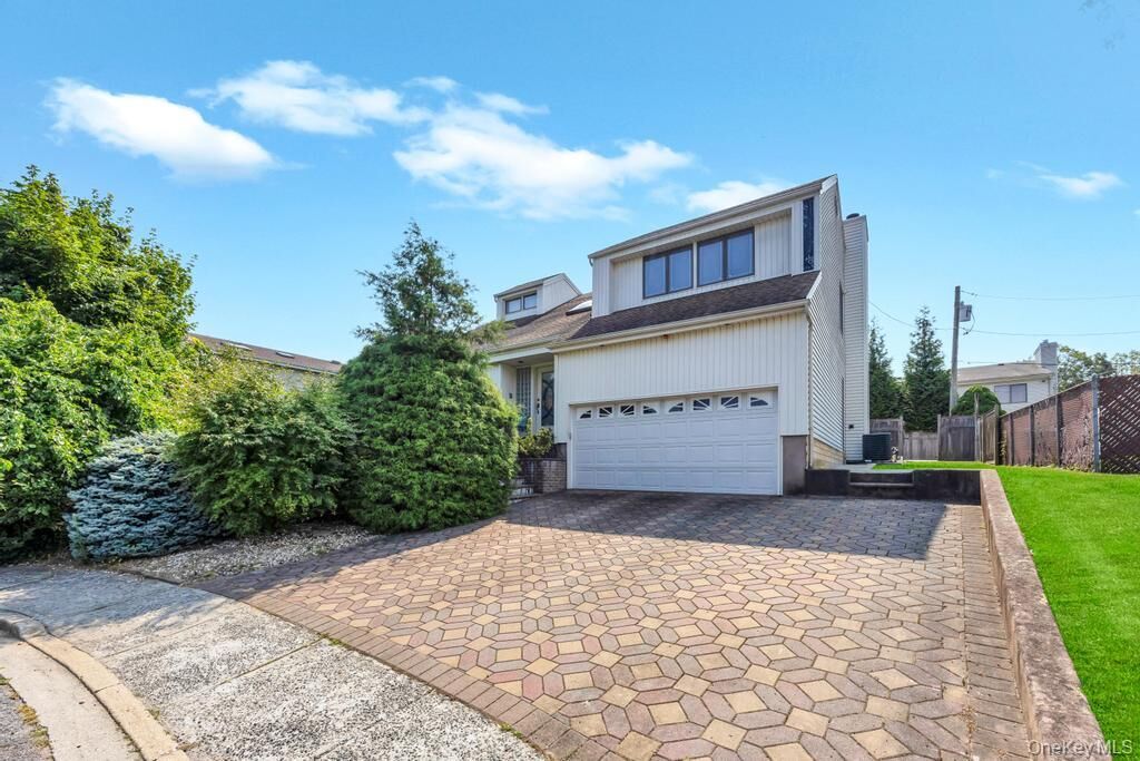 Property Photo:  34 Gloria Place  NY 11803 