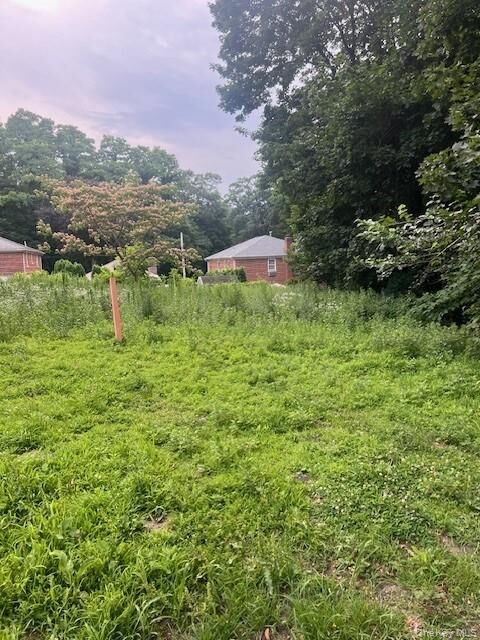 Property Photo:  5 Granite Place  NY 10701 