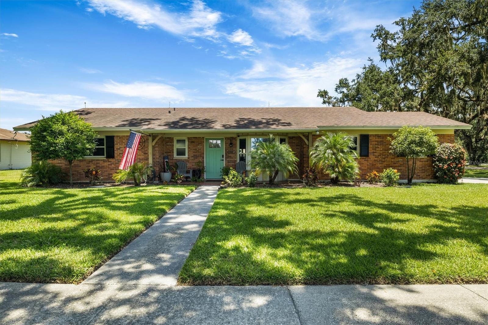 Property Photo: 2180 E Main Street FL 33830