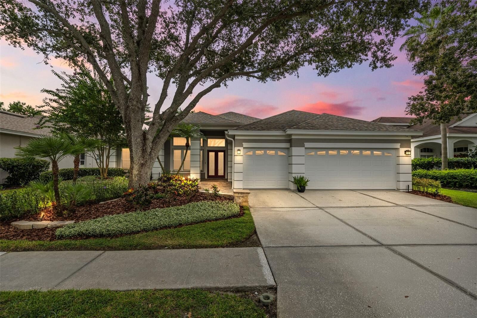 Property Photo: 10205 Newington Place FL 33626