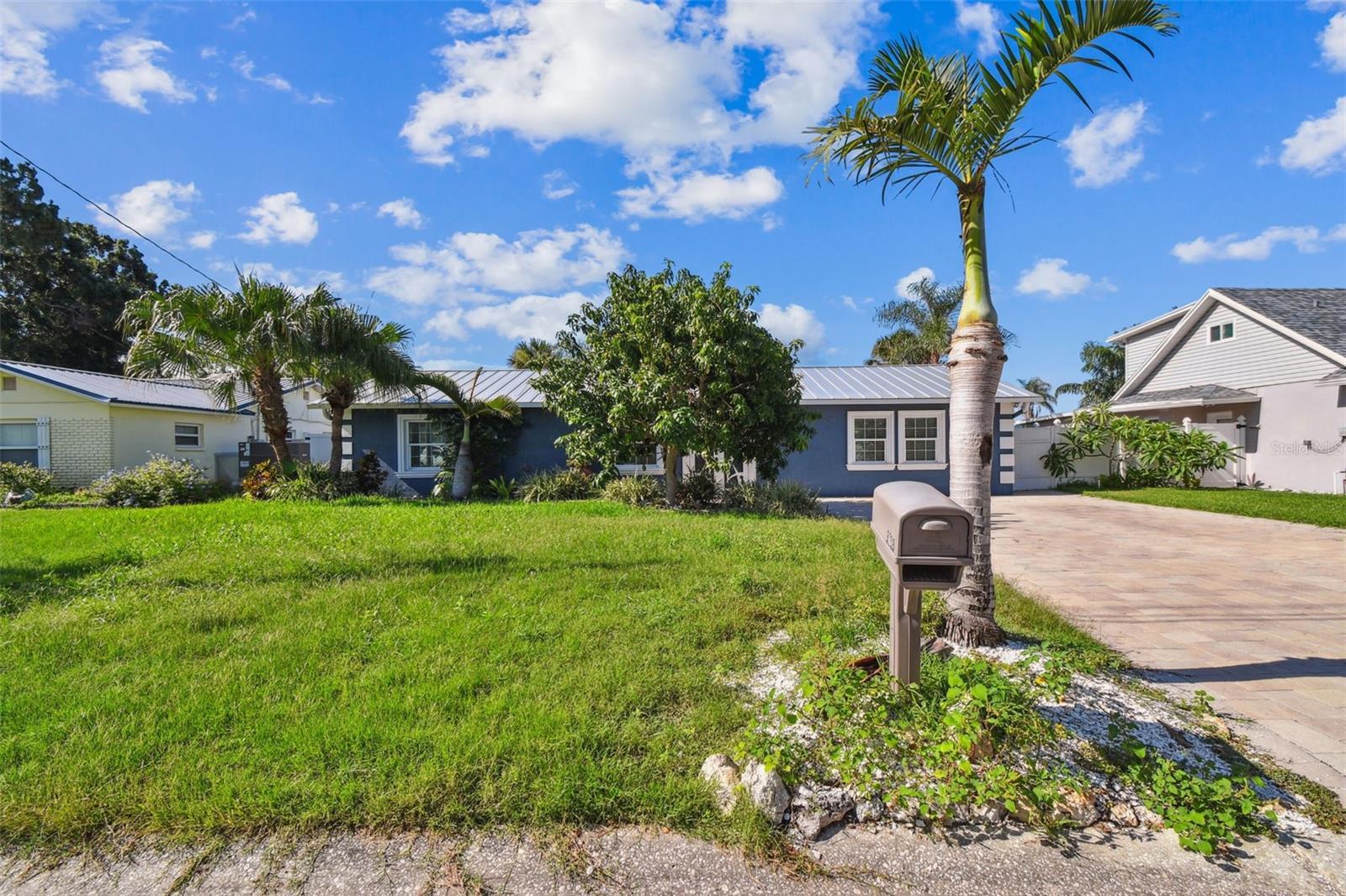 Property Photo:  8708 Thornwood Lane  FL 33615 