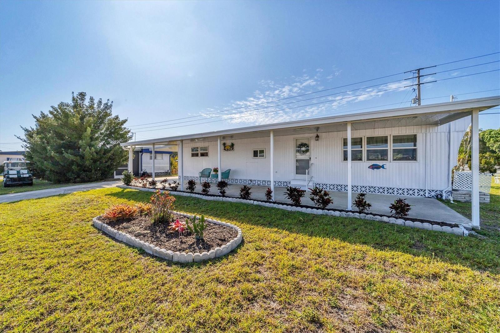 Property Photo: 4507 10th Street Court E FL 34222