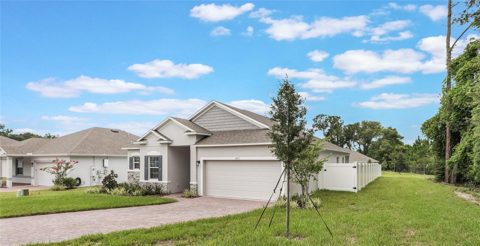 Property Photo: 1601 Andover Ridge Drive FL 32720