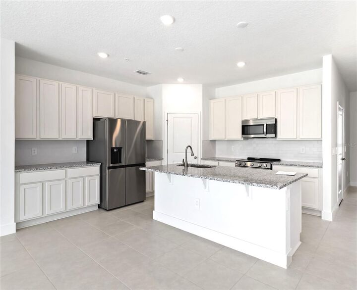Property Photo:  1134 Desert Candle Drive  FL 34761 