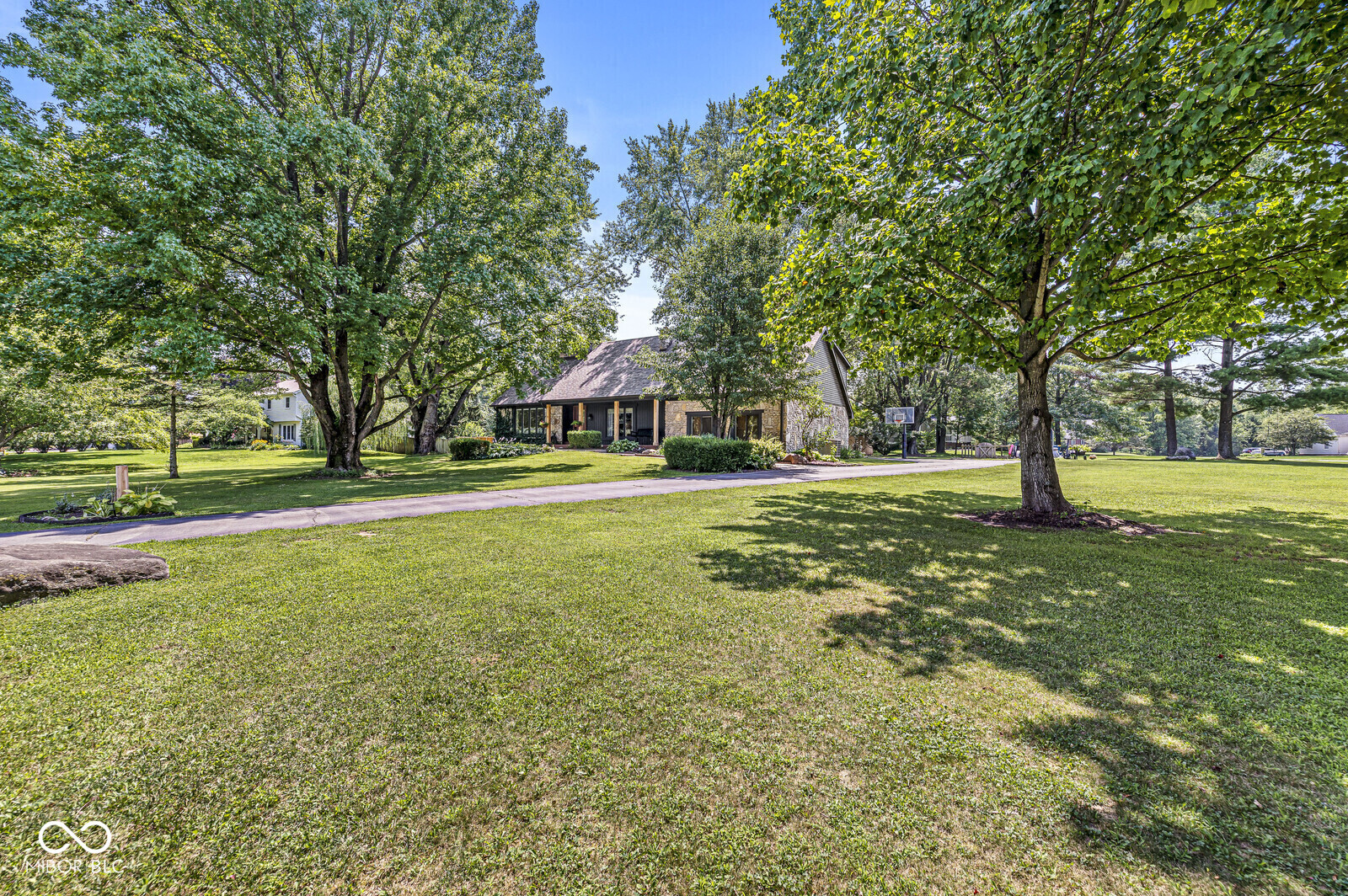 Property Photo: 533 Mill Farm Road IN 46062