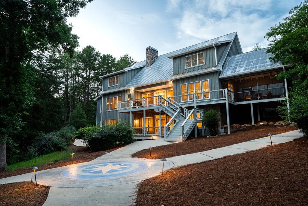 Property Photo: 236 S Watts Pl GA 30512