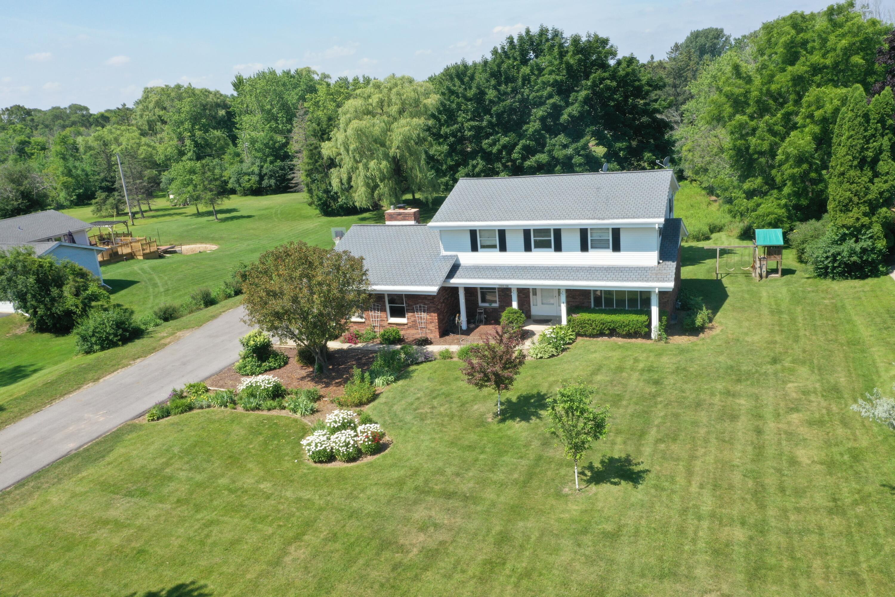 Property Photo:  11433 N Oriole Ln  WI 53092 