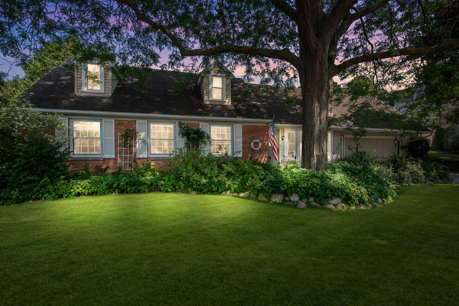 Property Photo:  414 Hillcrest Ct  WI 53074 