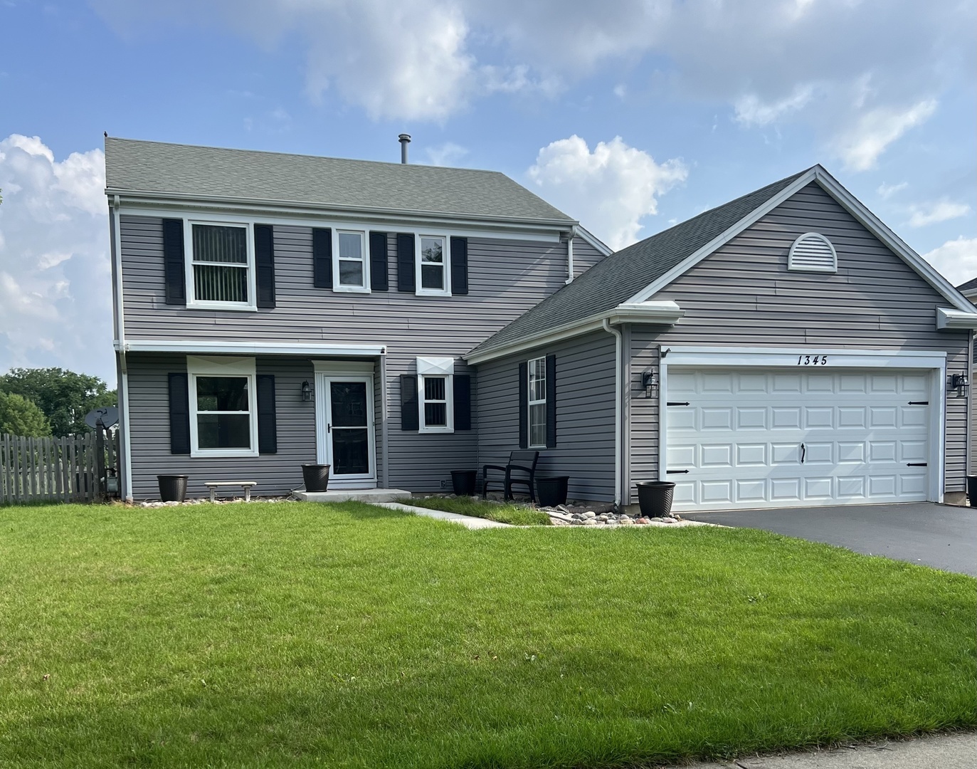 Property Photo:  1345 Rose Avenue  IL 60188 