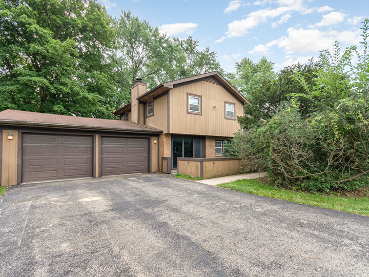 Property Photo: 426 E Fabyan Parkway IL 60510