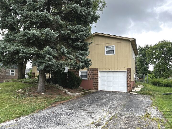 16101 Debra Drive  Oak Forest IL 60452 photo