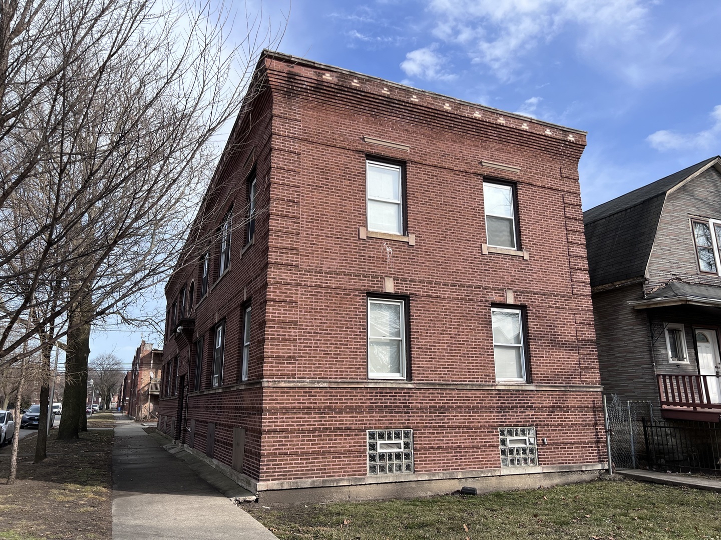 Property Photo:  2707 E 78th Street 2E  IL 60649 
