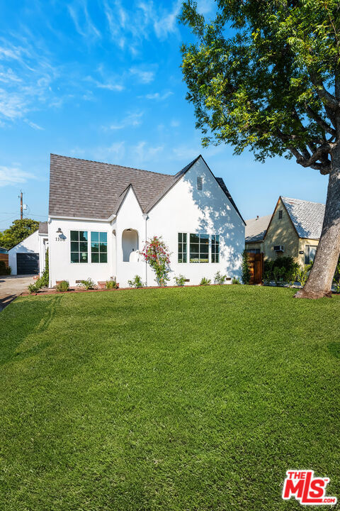 Property Photo: 1108 N Lima Street CA 91505