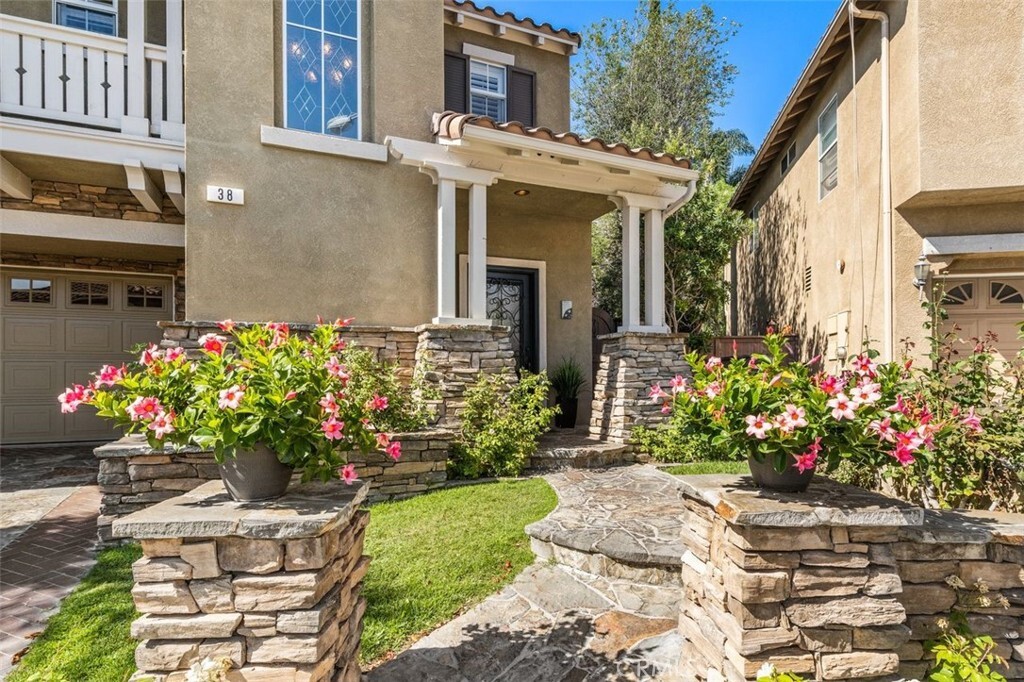 Property Photo:  38 Avenida Merida  CA 92673 