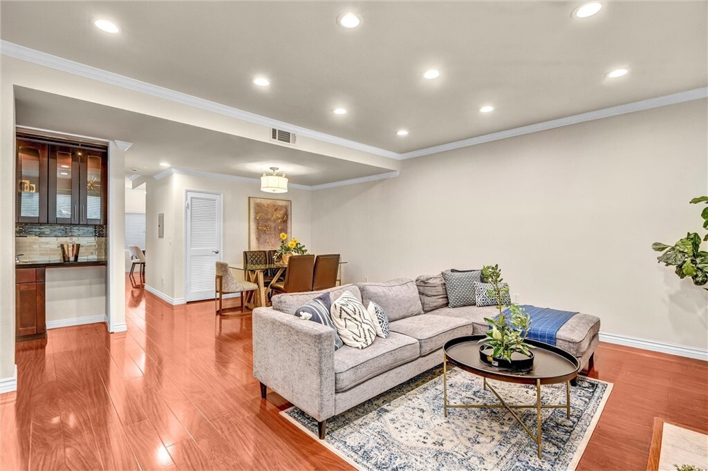 Property Photo: 407 W Duarte Road 8 CA 91007