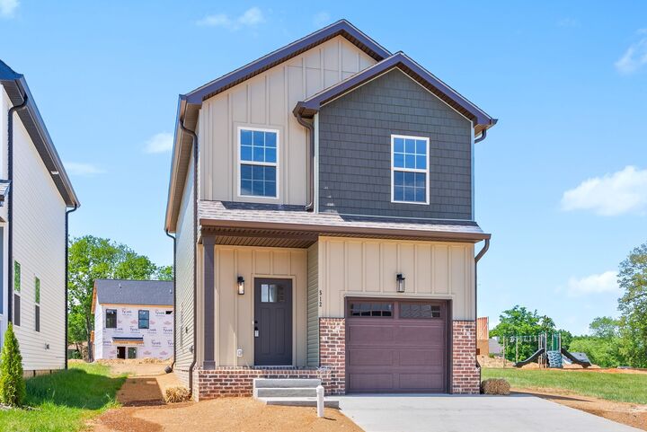 Property Photo:  512 Charleston Cove Way  TN 37043 