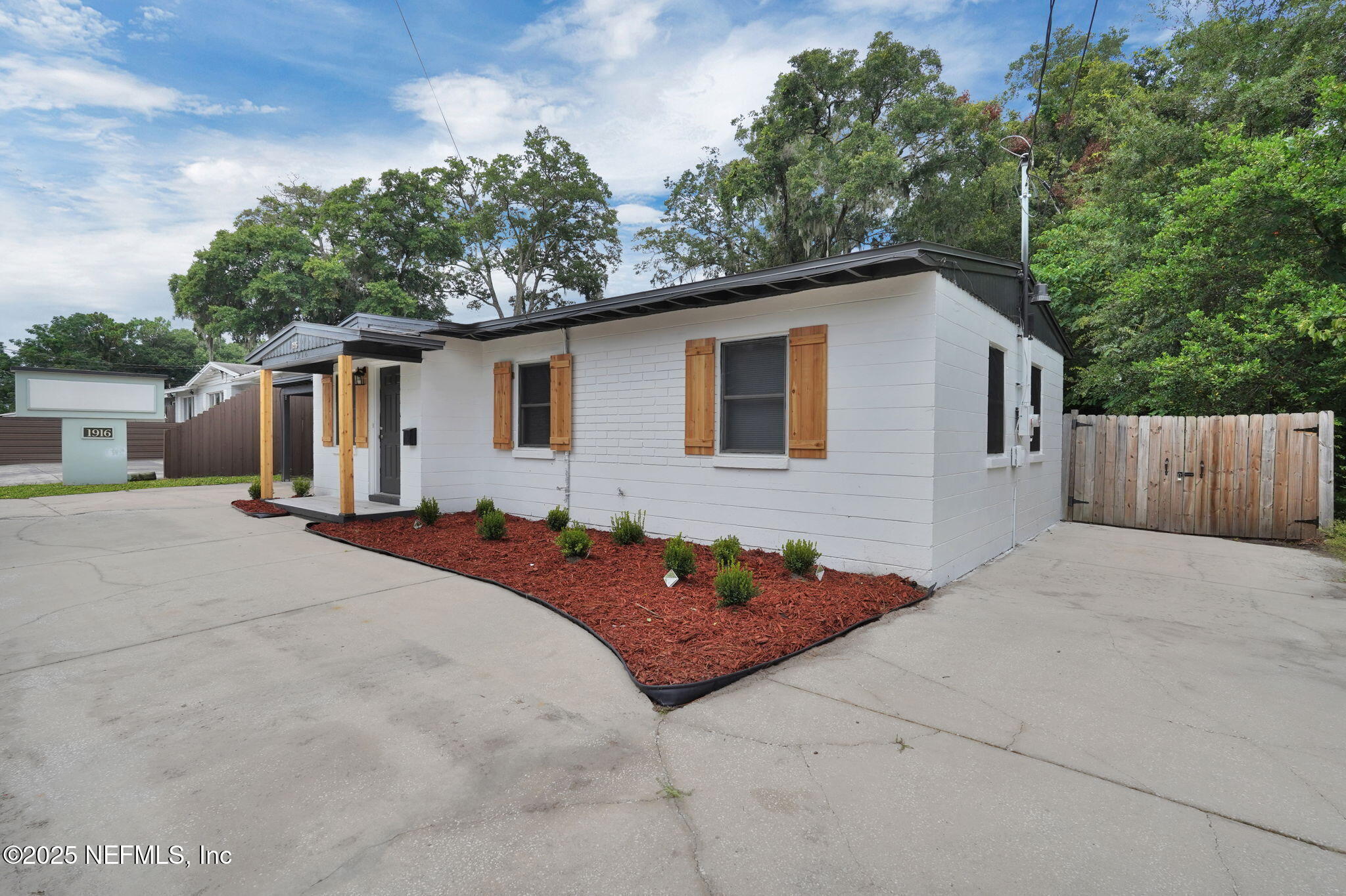 Property Photo:  1916 University Boulevard N  FL 32211 